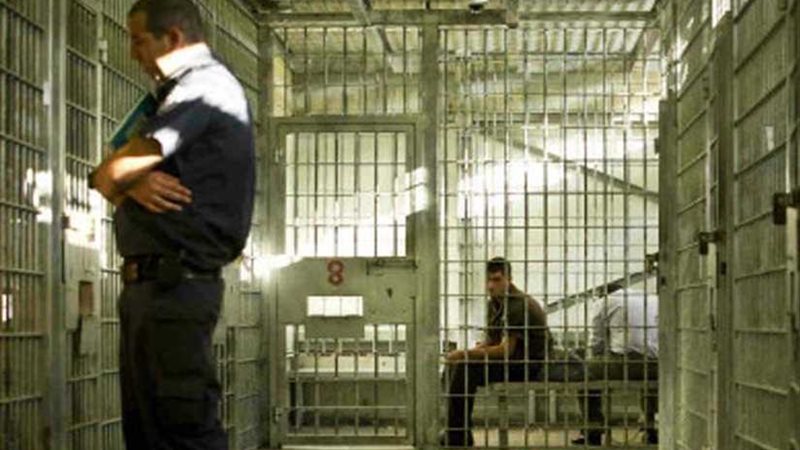 نقل أسير فلسطيني