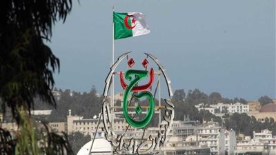 بعثة التلفزيون الجزائري بليون الفرنسية تتعرض لاعتداء من قبل معارضين للانتخابات الرئاسية
