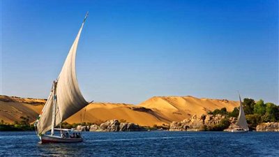 أسوان ترتدي 