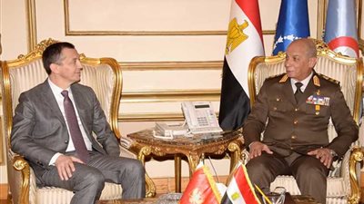 الفريق أول محمد زكى القائد العام للقوات المسلحة يلتقى وزير دفاع جمهورية الجبل الأسود