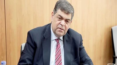 وزير الصحة الأسبق يطالب بعقد دورات تدريبية لشباب الأطباء لعلاج أمراض الصدر