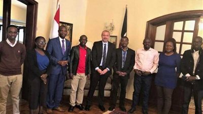 السفارة المصرية بنيروبي تستقبل مجموعة من الشباب الكيني المشارك في منتدى شباب العالم