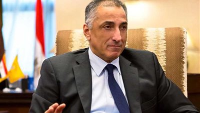 الرقابة المالية تكرم محافظ البنك المركزي لجهوده في دعم الأنشطة المالية غير المصرفية