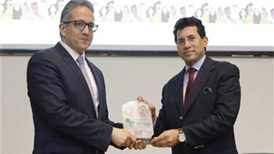 وزير الآثار يعرض الاكتشافات والمشروعات الأثرية الحديثة في البرنامج التطوعي للاتحاد الإفريقي