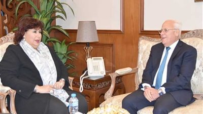 وزيرة الثقافة تبحث مع محافظ بور سعيد تكثيف الأنشطة الإبداعية بالمدينة الباسلة