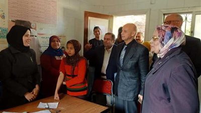 فحص 2180 حالة في قافلة طبية بأبوحماد بالشرقية