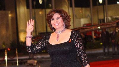 إلهام شاهين تكشف علاقة فاتن حمامة بدخولها الوسط الفني