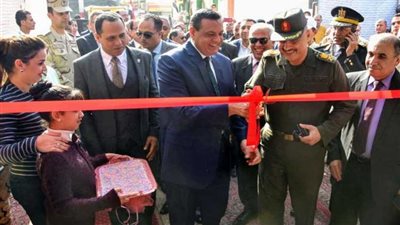 محافظ البحيرة يفتتح معرض السلع الغذائية بالمدرسة الثانوية الزراعية بدمنهور