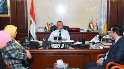 الشريف: لا بد أن يستمتع المواطن السكندري برؤية البحر