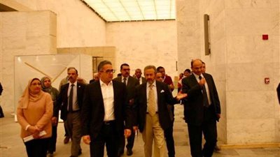 وزير الآثار يتفقد متحف الحضارة