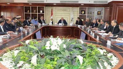 أسماء شهداء الجيش والشرطة تزين مدارس الفشن