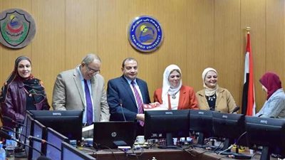 رئيس جامعة بني سويف يترأس اجتماع مجلس كلية الطب البشري