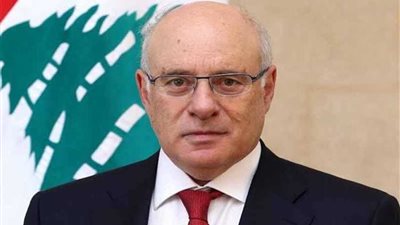 وزير العمل اللبناني: نعمل على خفض وتيرة عمليات الفصل الجماعي للعاملين