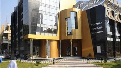 اتحاد الكرة يعلن عن حكام مباريات الأربعاء.. سعيد حمزة يدير مباراة الأهلي ودجلة