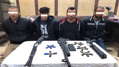 ضبط 4 أشخاص لحيازتهم 3 بنادق خرطوش أثناء مرورهم بكمين الطرق بأسيوط
