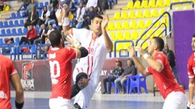 فوز الأهلي وخسارة الزمالك في الجولة الـ 14 بدوري مرتبط اليد