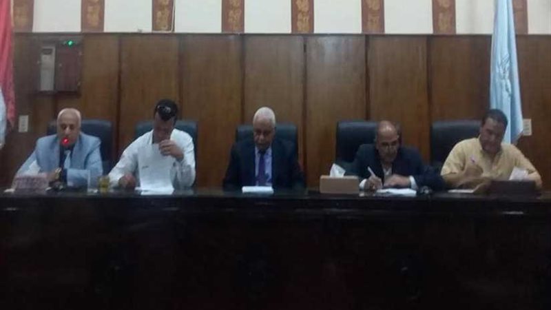 تعليم أسيوط يناقش