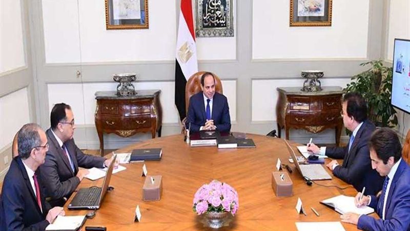 الرئيس السيسي يطلع