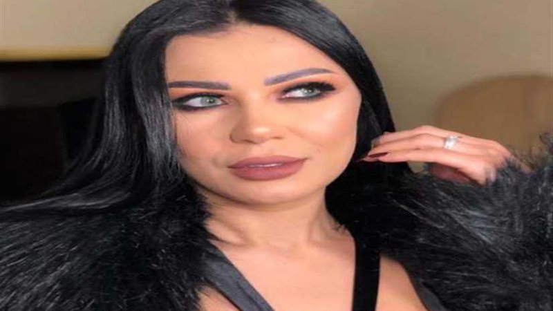 تكريم الفنانة منى