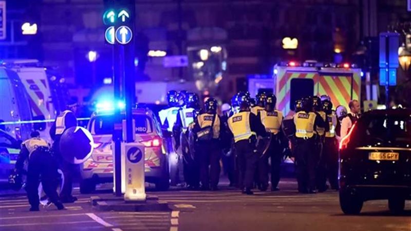 إصابة حارسي أمن في