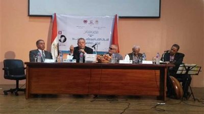 مائدة مؤتمر الأدباء المستديرة تؤكد أن ثقافة الحرب والمقاومة طبيعة في الشعب