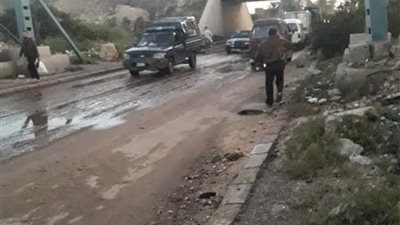 سحب المياه المتراكمة أسفل كوبري 