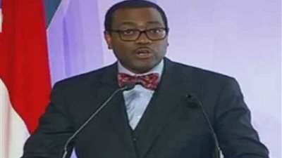 رئيس مجموعة بنك التنمية الإفريقي: اسكات البنادق يتطلب مواجهة مثلث الفقر والبطالة والتدهور البيئي