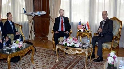 وزير الطيران المدني يستقبل وفدا أمريكيا للتعاون في مجال التصنيع بالنقل الجوي