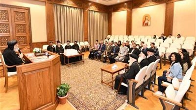البابا تواضروس يستقبل كهنة كنيسة العذراء ويوسف النجار بعزبة النخل