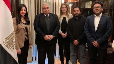القنصل العام في فرانكفورت يلتقي الشباب المشاركين في منتدى شباب العالم