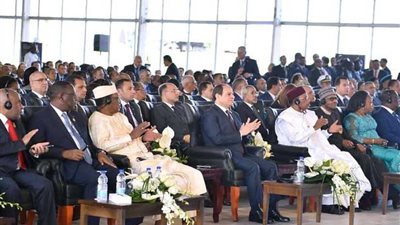 عاجل.. السيسي عن المرأة المسئولة في الحكومة: الأكثر مسئولية والأقل فسادا