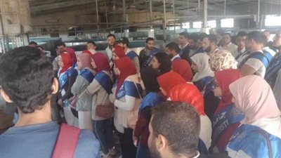 طلاب جامعة بنها يزورون المفرخ السمكي بالعباسة