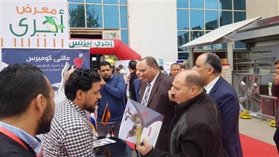 نائب وزير الزراعة يفتتح معرض 