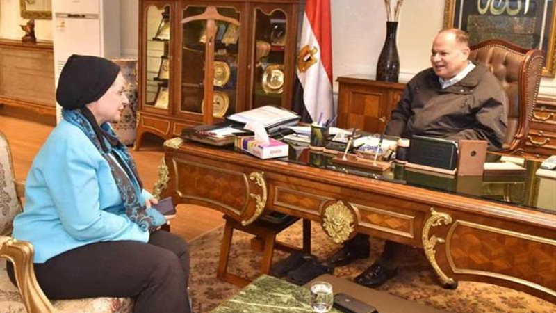 محافظ أسيوط يلتقي