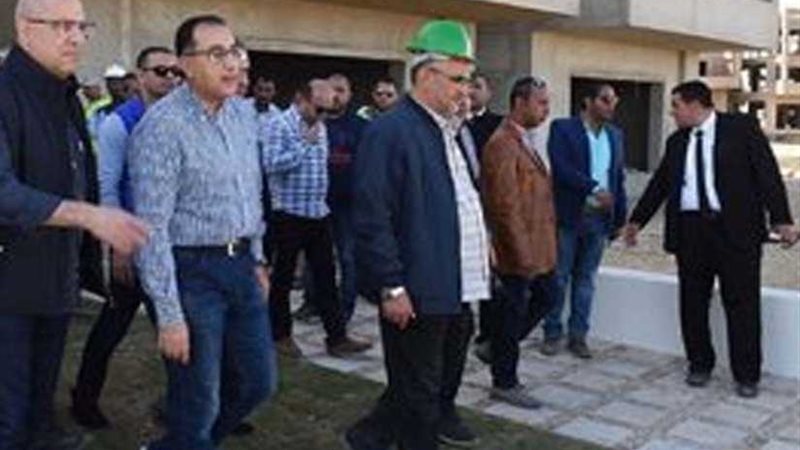 رئيس الوزراء يتفقد