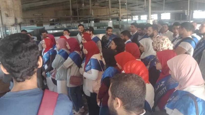 طلاب جامعة بنها يزورون