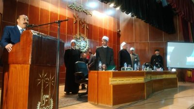 محافظ أسوان: كل التقدير للدور العظيم لوعاظ وعلماء الأزهر 