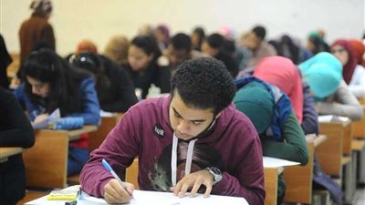 أداء امتحانات الصف الأول الثانوي للترم الأول بدون نجاح أو رسوب شائعات