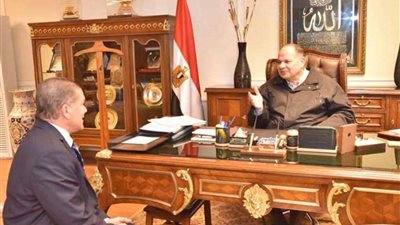 محافظ أسيوط يعلن دعمه الكامل للنهوض بقطاع الشباب