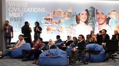 الشباب يناقشون سبل الإبداع في ظل الثورة الصناعية الرابعة بمنتدى شباب العالم