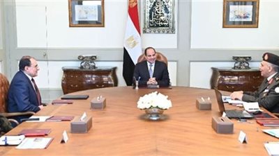 الرئيس السيسي يبحث الموقف التنفيذي للمشروعات 