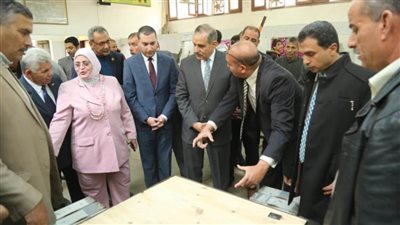 ربط مدارس التعليم الفني بالمصانع والإنتاج وسوق العمل بـ