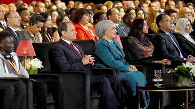 الرئيس السيسي وقرينته يشهدان افتتاح فعاليات مسرح شباب العالم بشرم الشيخ