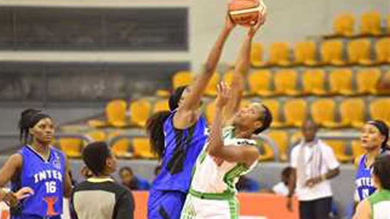 سيدات سبورتنج يسقطن