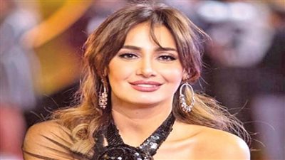 يسرا تحتفل بعيد ميلاد حلا شيحة في دهب عيرة