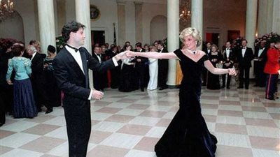 تحية لديانا.. كيت ميدلتون ترتدي فستانا مشابها لثوب الأميرة بيع بالمزاد العلني الأسبوع الماضي 