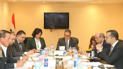 العناني يترأس اجتماع  لتنشيط السياحة