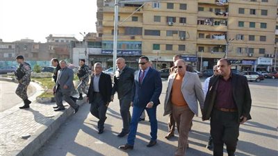 خلال جولة بشوارع المنصورة.. محافظ الدقهلية لرؤساء المراكز: 