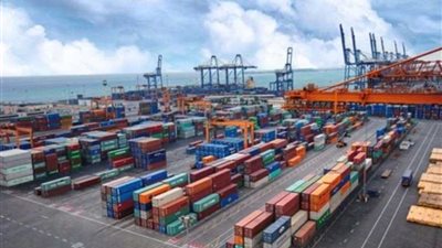 تداول 584 شاحنة بضائع عامة بموانئ البحر الأحمر