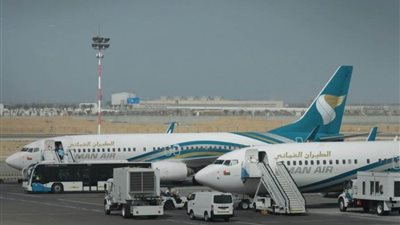 سلطنة عمان تعلق رحلات الطيران إلى إيران 